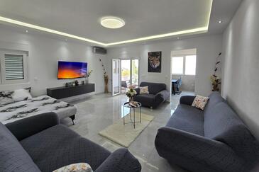 Apartmani s parkingom Makarska - 25063