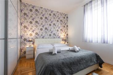 Дом для семьи с бассейном Солин - Solin, Сплит - Split - 25075