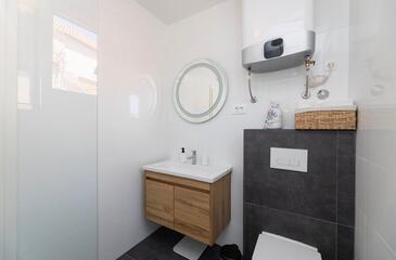 Apartment with terrace Supetar, Central Dalmatia