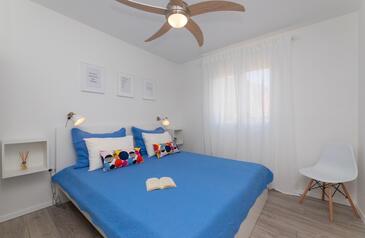 Apartment with terrace Supetar, Central Dalmatia