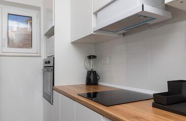 Apartment with terrace Supetar, Central Dalmatia