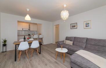 Apartment with terrace Supetar, Central Dalmatia