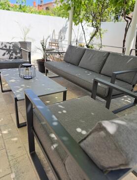 Apartment with terrace Supetar, Central Dalmatia