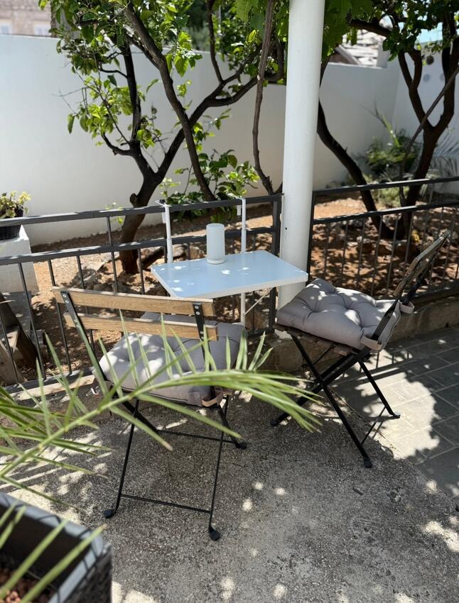 Apartment with terrace Supetar, Central Dalmatia