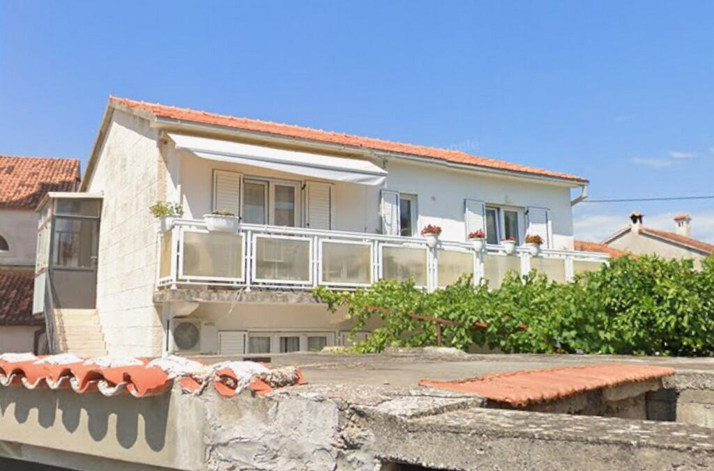 Apartment mit Terrasse Supetar, Mitteldalmatien