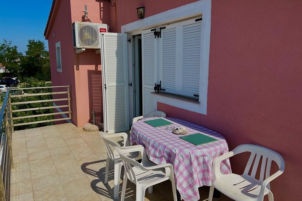 Egyszobás apartman Rab (A-25079-d)