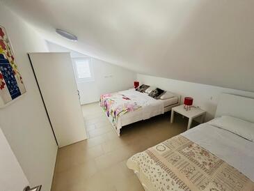 Apartments by the sea Sušica, Ugljan - 25080