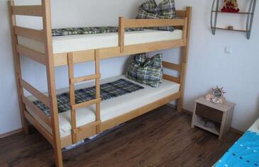 Semesterhus med parkering Malinska, Krk - 25084