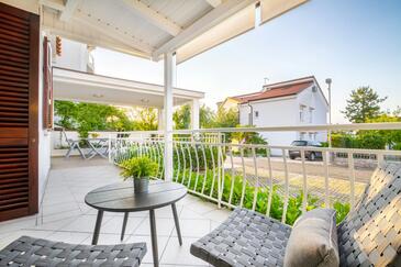 Lägenheter med parkering Njivice (Krk) - 25088