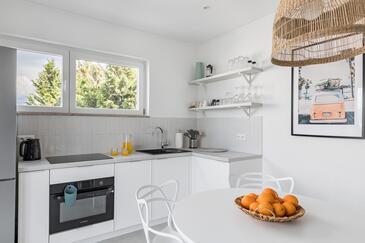 Leiligheter med basseng som passer for familier med barn Arbanija (Ciovo) - 25090