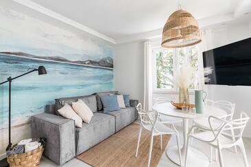 Leiligheter med basseng som passer for familier med barn Arbanija (Ciovo) - 25090