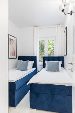 Leiligheter med basseng som passer for familier med barn Arbanija (Ciovo) - 25090