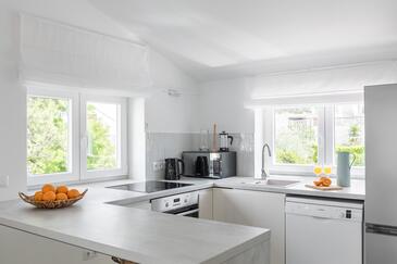 Apartmanok családok részére medencével Arbanija, Ciovo - 25091