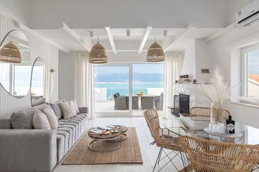 Трёхкомнатные апартаменты Арбания - Arbanija, Чиово - Čiovo (A-25091-b(