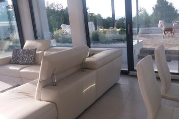 Apartment with terrace Vantačići, Kvarner