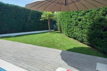 Apartment with terrace Vantačići, Kvarner