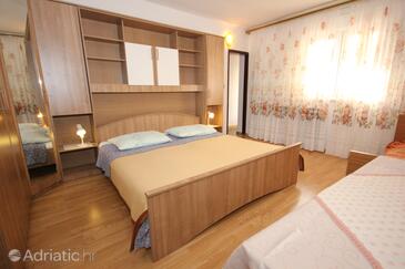 Апартаменты у моря Црес - Cres - 2510