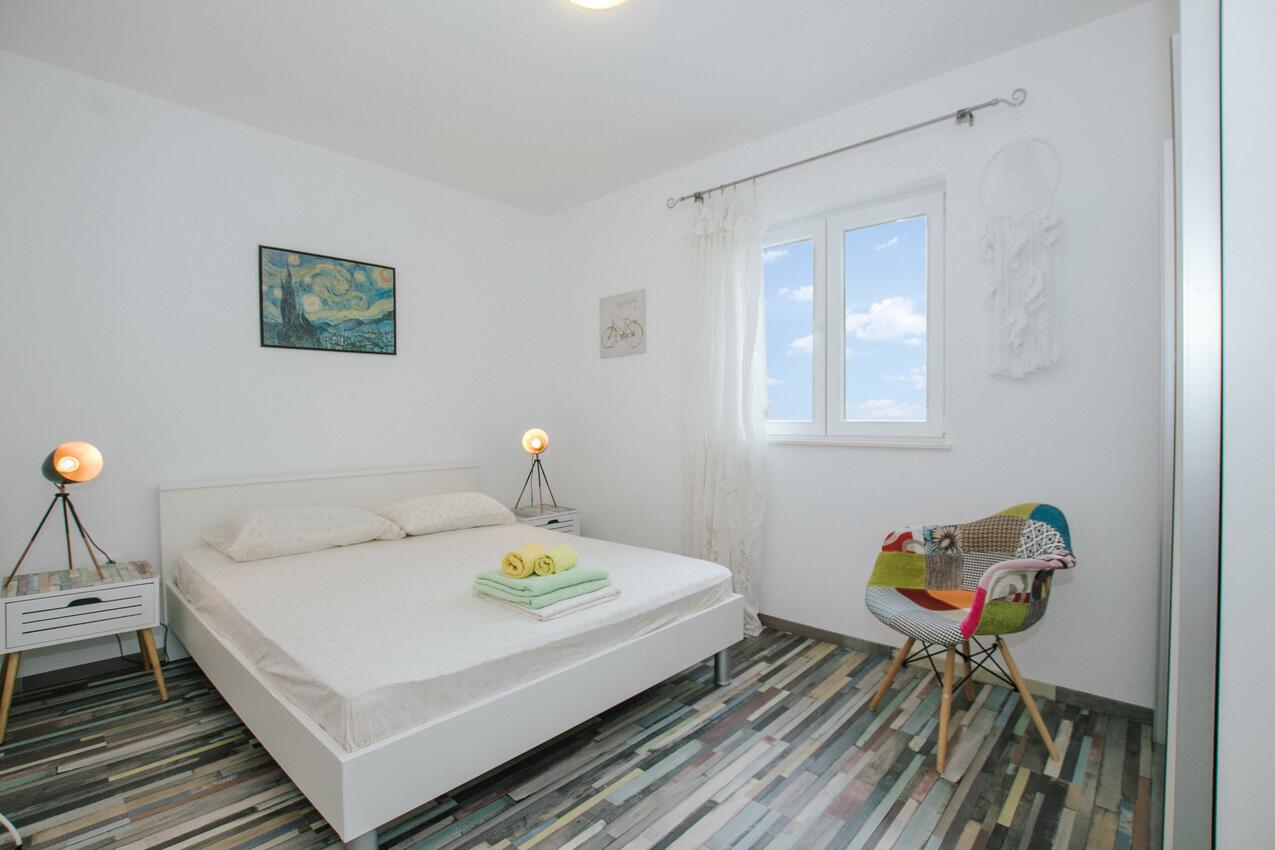 Apartament cu două camere Trogir (A-25102-a)