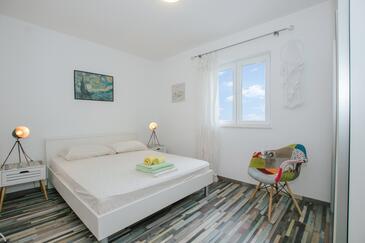 Apartmanok parkolóhellyel Trogir - 25102
