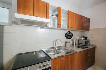 Apartmanok parkolóhellyel Trogir - 25102