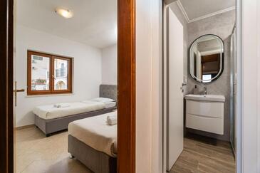 Apartment with terrace Dubrovnik, South Dalmatia