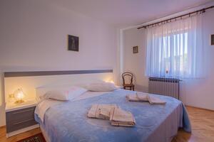 Room Cres (S-2512-a)