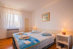 Room Cres (S-2512-c)