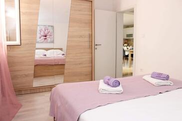 Vakantiehuis met parkeerplaats  Supetar, Brac - 25125