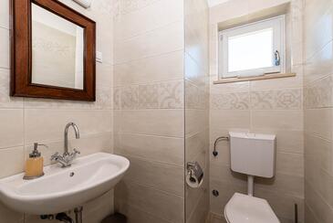 House with terrace Višnjan, Istria