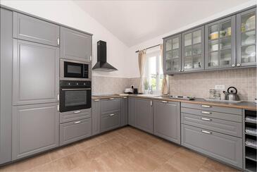 House with terrace Višnjan, Istria