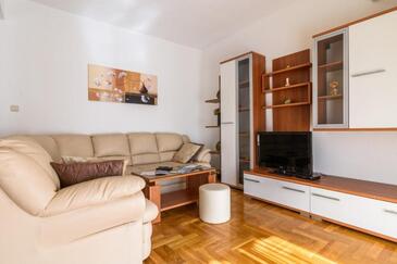 Apartmaji s parkingom Marina, Trogir - 25135