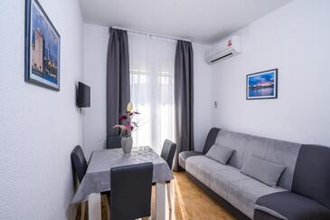 Apartmaji s parkingom Marina, Trogir - 25135