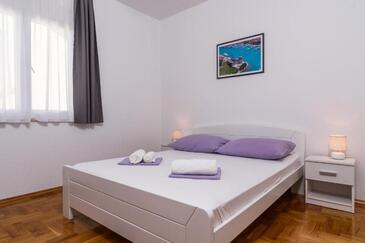Apartmaji s parkingom Marina, Trogir - 25135