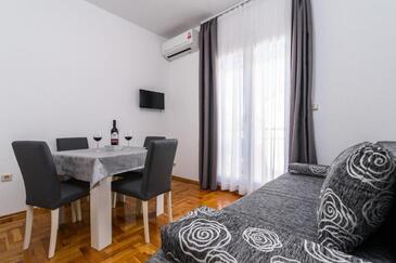 Apartmaji s parkingom Marina, Trogir - 25135