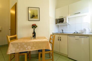 Apartmaji s parkingom Marina, Trogir - 25135