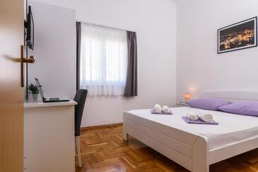 Apartmaji s parkingom Marina, Trogir - 25135