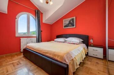 Lägenheter med parkering Kastel Stari, Kastela - 25141