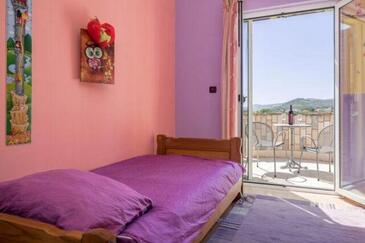 Lägenheter med parkering Kastel Stari, Kastela - 25141