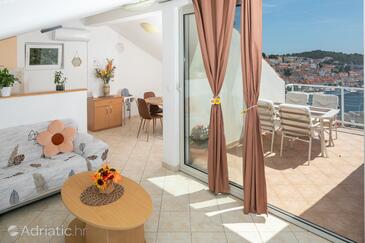 Апартаменти з паркуванням Хвар - Hvar - 25144