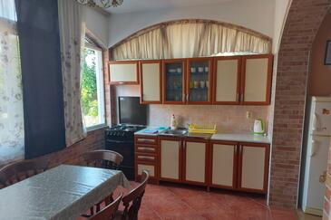 Apartmaji s parkingom Pirovac, Šibenik - 25146