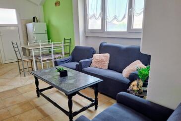 Two bedroom apartment Pirovac, Šibenik (A-25146-b(