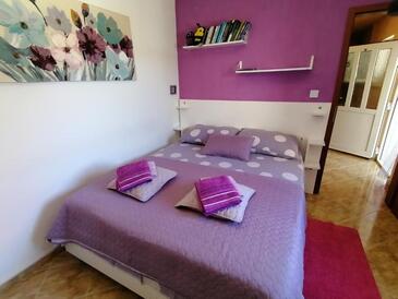 Апартаменты у моря Постира - Postira (Брач - Brač) - 25147