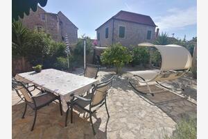 Однокомнатные апартаменты Постира - Postira (Брач - Brač) (A-25147-b(