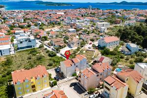 Lägenheter med parkering Vodice - 25148 - Adriatic.hr