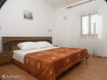 Apartmány s parkovištěm Loznati, Cres - 2515