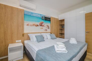 Апартаменти з паркуванням Малінска - Malinska, Крк - Krk - 25158