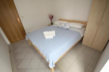Apartamente cu piscină potrivite pentru familiile cu copii Seget Donji, Trogir - 25167
