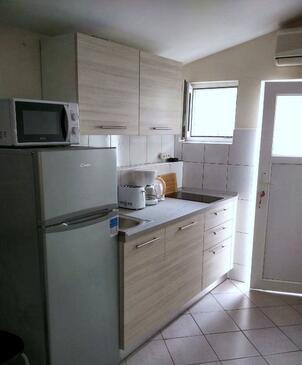 Apartamente cu piscină potrivite pentru familiile cu copii Seget Donji, Trogir - 25167