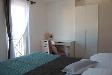 Apartamente cu piscină potrivite pentru familiile cu copii Seget Donji, Trogir - 25167