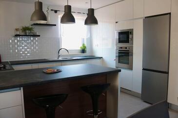 Apartamente cu piscină potrivite pentru familiile cu copii Seget Donji, Trogir - 25167